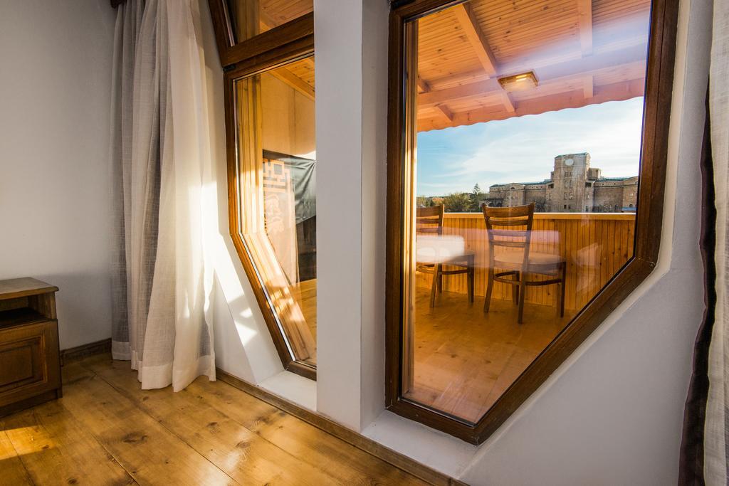 The Lion'S Residence Veliko Turnovo Bagian luar foto